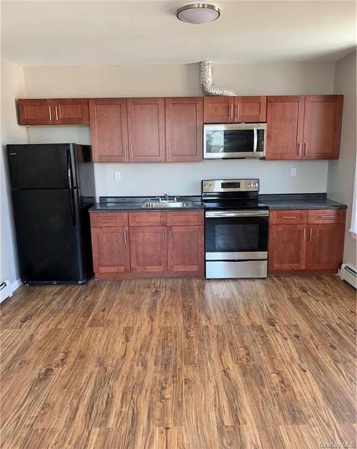303-108 North St, Middletown, NY, 10940-4936 | Card Image