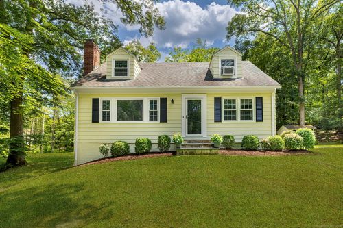 61 Knollwood Dr, Ridgefield, CT, 06877-2008 | Card Image