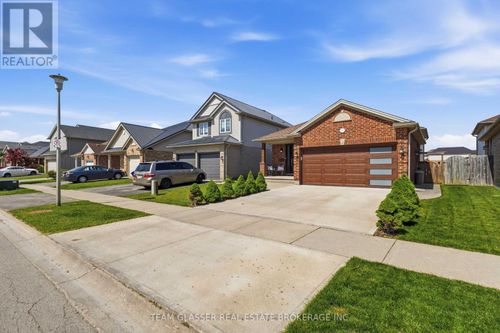 2334 Meadowgate Blvd, London, ON, N6M1L6 | Card Image