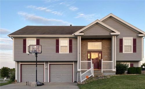 5701 Marion Ct, Kansas City, MO, 64133-3088 | Card Image