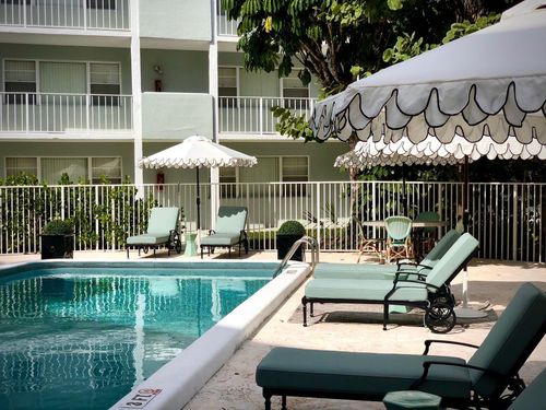 apt-8b-2716 Vandiver Dr, West Palm Beach, FL, 33409-3662 | Card Image