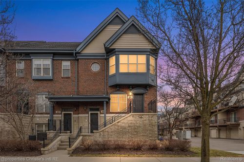 44 Adelaide St, Detroit, MI, 48201-3111 | Card Image