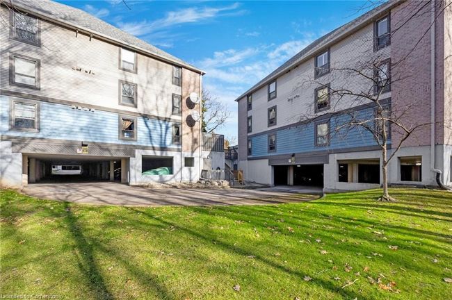 212 - 2030 Cleaver Ave, House attached with 2 bedrooms, 1 bathrooms and 1 parking in Burlington ON | Image 18