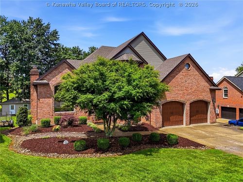 39 Cedar Dr, Hurricane, WV, 25526-9221 | Card Image