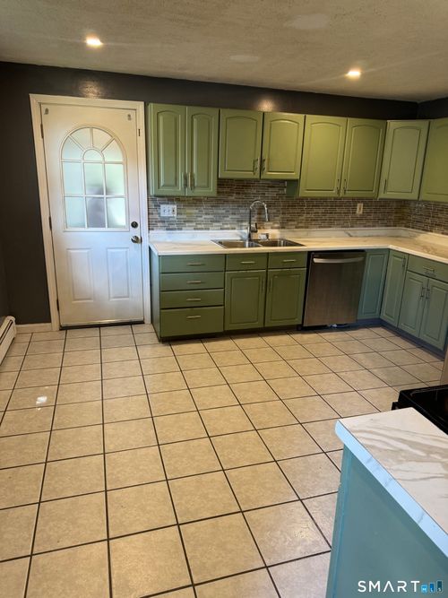 1-77 Tulip St, Bristol, CT, 06010-5614 | Card Image