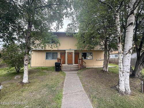 4521 Cordova St, Anchorage, AK, 99503-7239 | Card Image