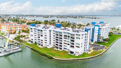 311-450 Treasure Island Cswy, TREASURE ISLAND, FL, 33706-1136 | Card Image