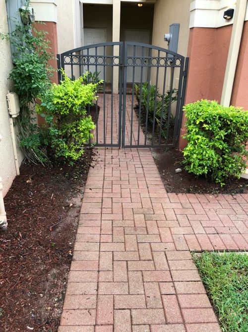 4310-4310 Vineyard Cir, Weston, FL, 33332-2156 | Card Image