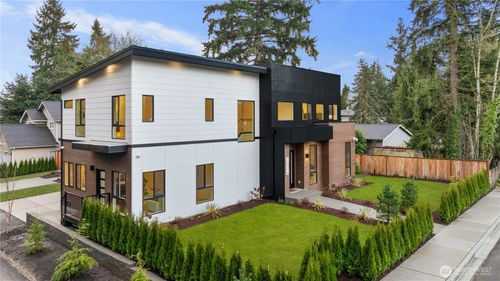 10416 130th Ave Ne, Kirkland, WA, 98033-4747 | Card Image