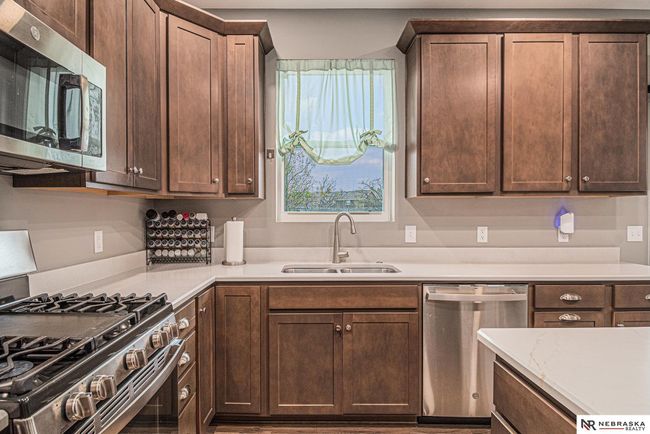 18514 Olive Cir, House other with 4 bedrooms, 4 bathrooms and 3 parking in Omaha NE | Image 15