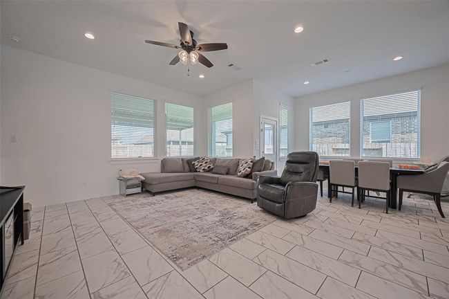 4507 Mustang Run Dr, House other with 4 bedrooms, 2 bathrooms and 3 parking in Rosenberg TX | Image 12