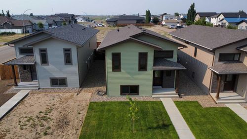 1612 2 Avenue E, Brooks, AB, T1R1K3 | Card Image