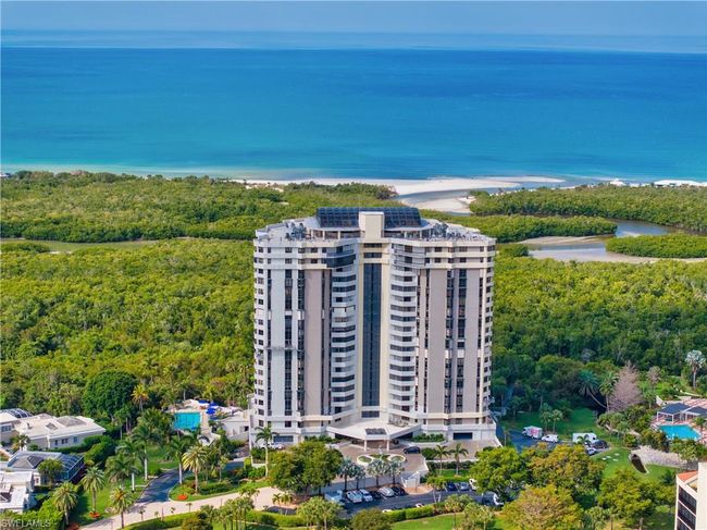 APT-803 - 6001 Pelican Bay Blvd, Condo with 2 bedrooms, 3 bathrooms and 1 parking in NAPLES FL | Image 5