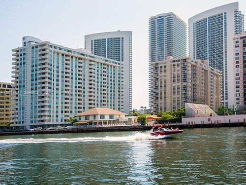 805-1833 S Ocean Dr, Hallandale Beach, FL, 33009-4909 | Card Image