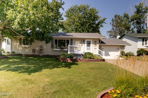 1519 7th Ave Ne, Jamestown, ND, 58401-2616 | Card Image
