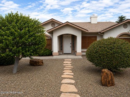 720 N Navajo Dr, Dewey-Humboldt, AZ, 86327-5615 | Card Image