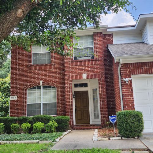 1104 Summerbrook Dr, Euless, TX, 76040-8543 | Card Image