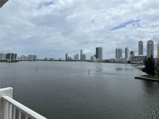 APT-604 - 4000 Ne 170 Th St, Condo with 2 bedrooms, 2 bathrooms and null parking in North Miami Beach FL | Image 6
