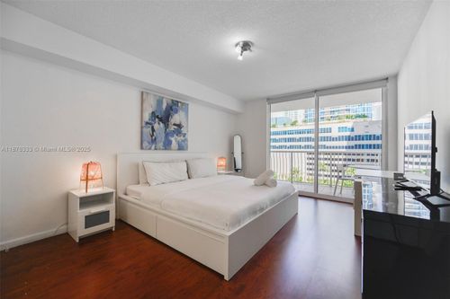 apt-1720-1200 Brickell Bay Dr, Miami, FL, 33131-3254 | Card Image