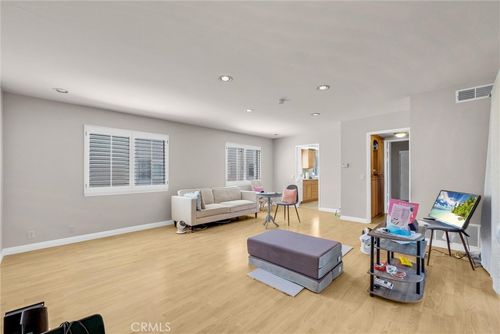 5841 Laguna Way, Cypress, CA, 90630-3242 | Card Image