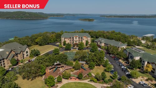 5204-250 Lakewood Dr, Hollister, MO, 65672-5817 | Card Image