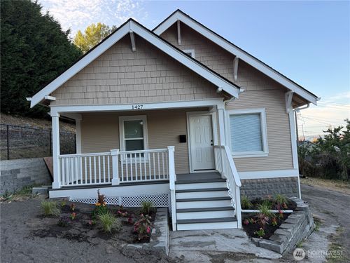 1427 E Fairbanks St, Tacoma, WA, 98404-3811 | Card Image