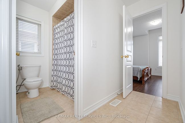71 Vanderpool Cres, House other with 7 bedrooms, 5 bathrooms and 4 parking in Brampton ON | Image 32