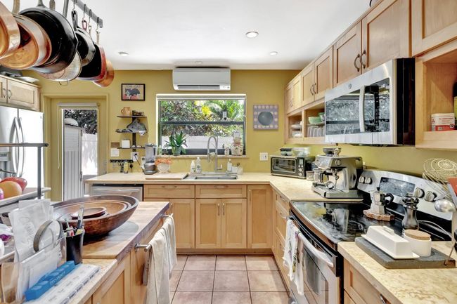 1401 Kitchen and back door | Image 29