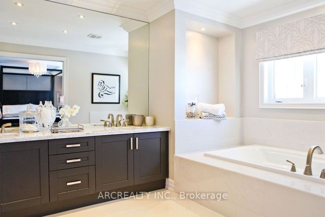 18 Moreau Way, House other with 4 bedrooms, 4 bathrooms and 4 parking in Springwater ON | Image 6