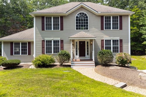 42 Peppermint St, Goffstown, NH, 03045 | Card Image