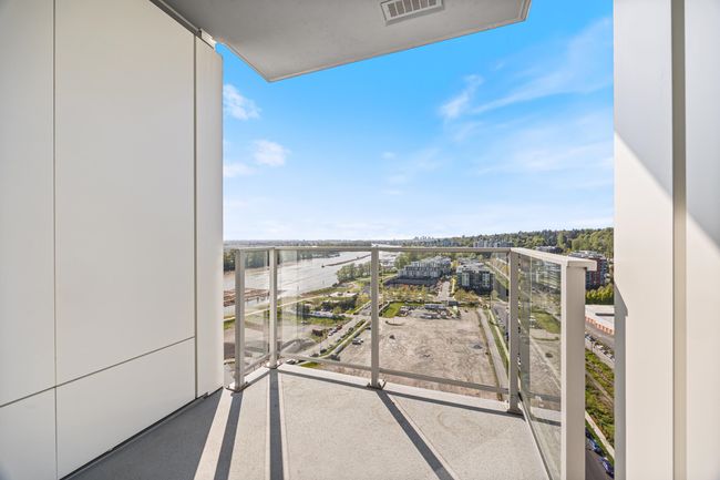 Balcony with visible vents | Image 18