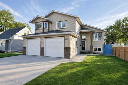 1428 6 Ave N, Lethbridge, AB, T1H0S8 | Card Image