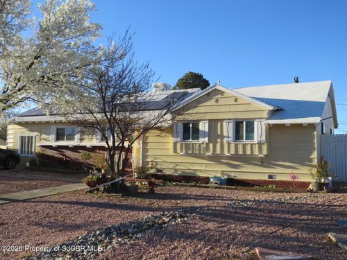 4020 Cedar Dr, Farmington, NM, 87402-4724 | Card Image