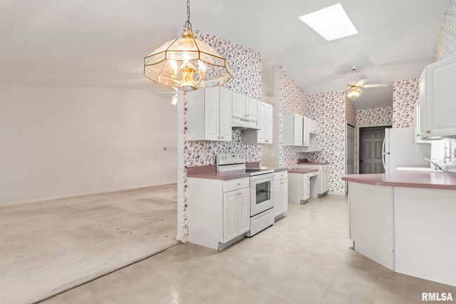 5000 Eagle Ridge Ct, House other with 2 bedrooms, 2 bathrooms and null parking in Springfield IL | Image 9