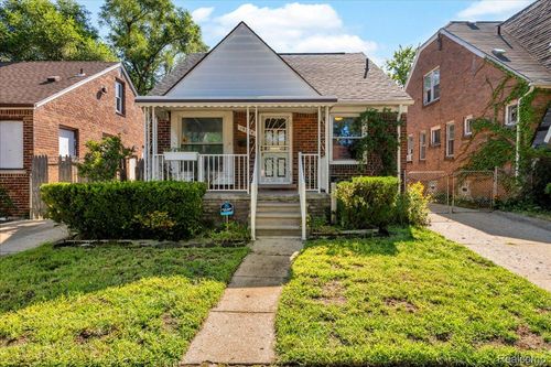 19324 Waltham St, Detroit, MI, 48205-2125 | Card Image