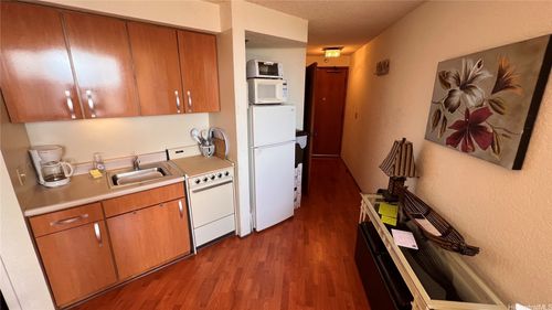 i2405-300 Wai Nani Way, Honolulu, HI, 96815 | Card Image