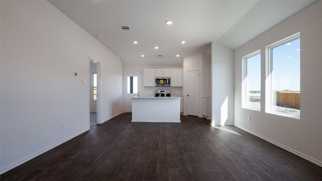 177 Celosia Loop, House other with 3 bedrooms, 2 bathrooms and 1 parking in Uhland TX | Image 7
