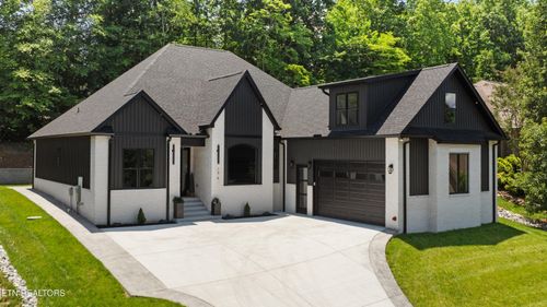 176 Saligugi Way, Loudon, TN, 37774-2516 | Card Image