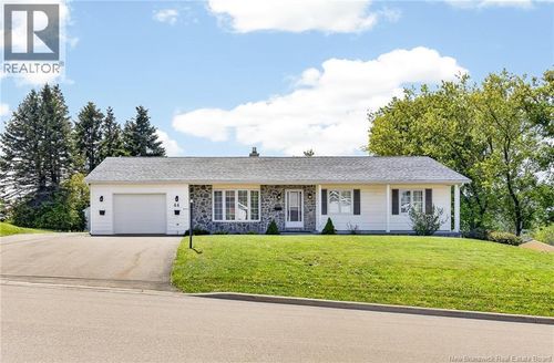 44 Woolridge St, Riverview, NB, E1B4G3 | Card Image