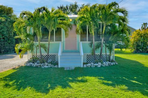 19616 Aztec St, Sugarloaf Key, FL, 33042-3133 | Card Image