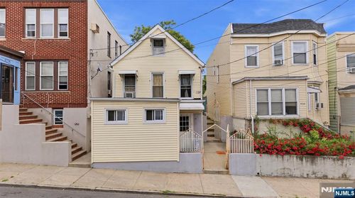 6112 Washington Street, West New York, NJ, 07093 | Card Image
