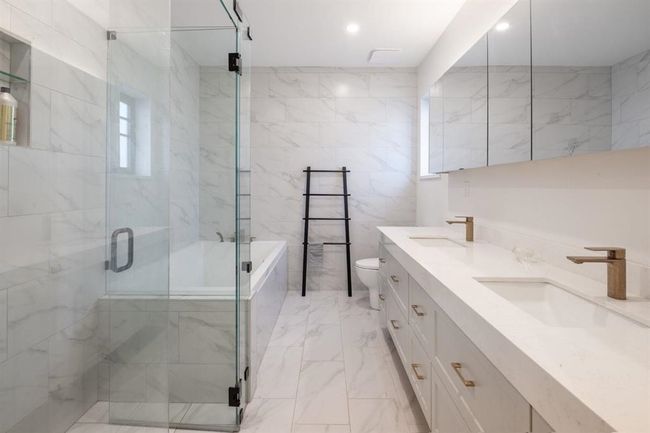 614 4th Ave, House other with 7 bedrooms, 4 bathrooms and 3 parking in New Westminster BC | Image 21