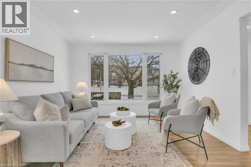 373 Hillcrest Rd, Cambridge, ON, N3H1B4 | Card Image