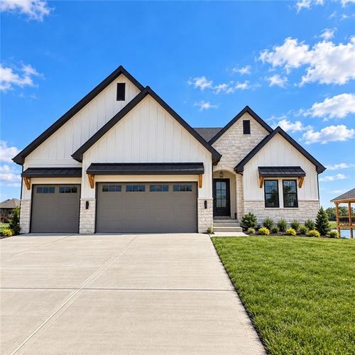 2335 Foxtail Dr, Kearney, MO, 64060-8396 | Card Image