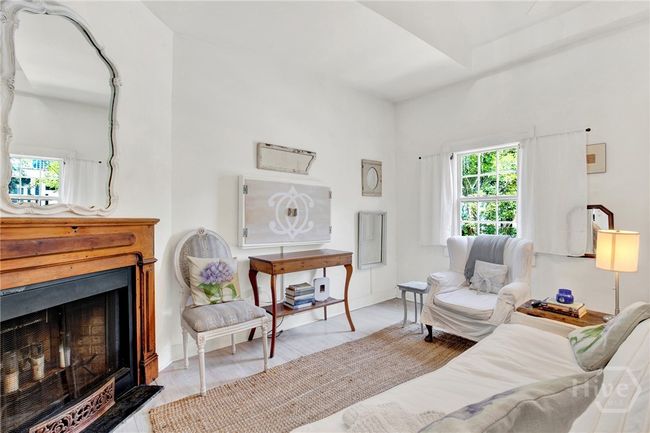 535 E Gordon St, Townhouse with 2 bedrooms, 2 bathrooms and null parking in savannah GA | Image 10