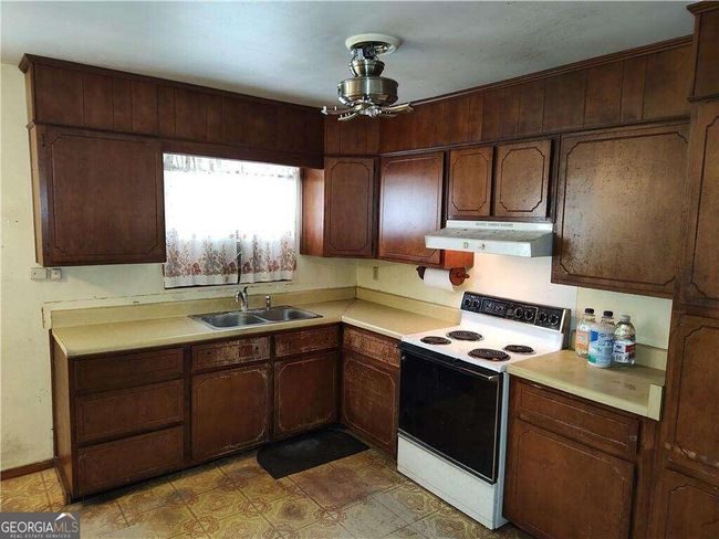 2117 Oakland Ct, House other with 3 bedrooms, 1 bathrooms and 1 parking in savannah GA | Image 6