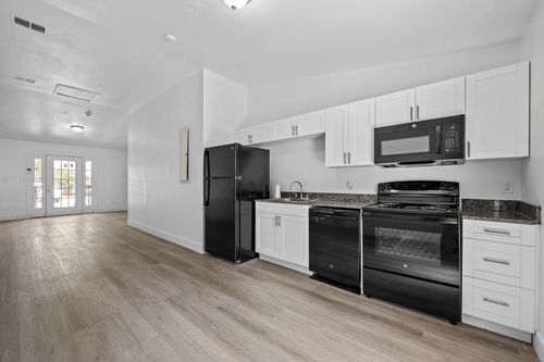 2-2290 Magnolia Circle, Tallahassee, FL, 32301 | Card Image
