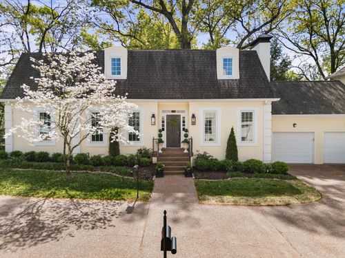 214 Chestnut Hill Dr, Nashville, TN, 37215-1718 | Card Image