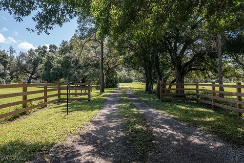 15621 Wendy Ln, Fort Myers, FL, 33905-7548 | Card Image