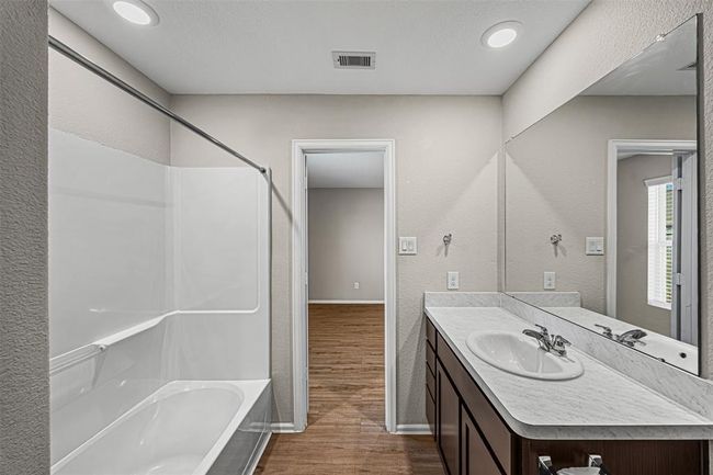 Master Bath | Image 13